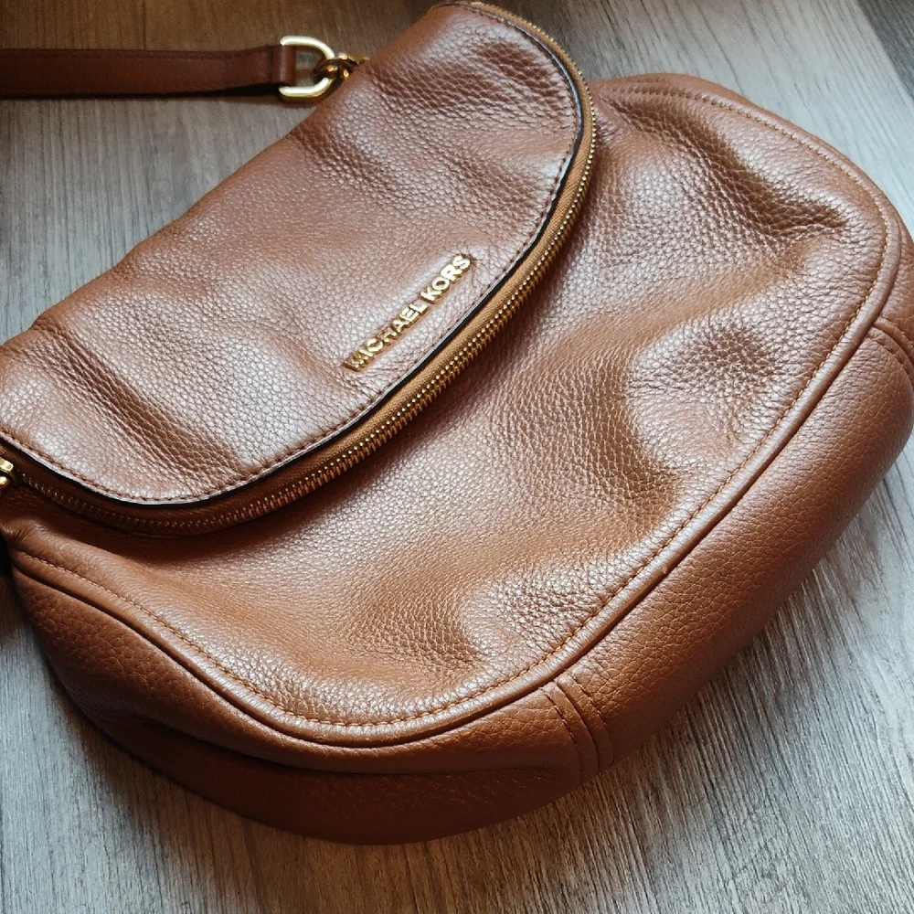 Michael Kors Tan Shoulder Bag with Gold Hardware